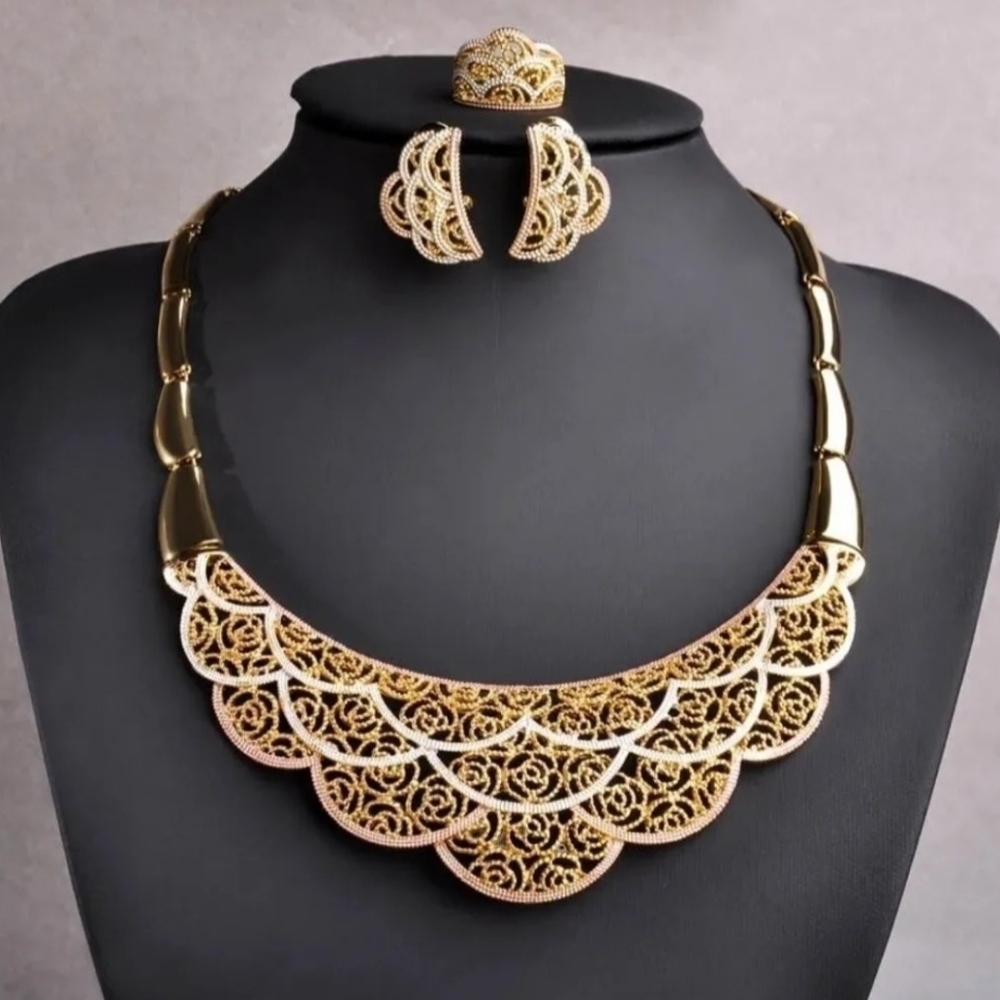 Gorgeous Jewelry Set - Picture 2 of 2